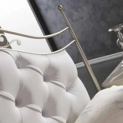 Viadurini Night Design Maßgeschneiderte Möbel|Schmiedeeisen Doppelbetten-Doppelbett gepolstert handgefertigt 160x190 cm aus Eisen Gracie