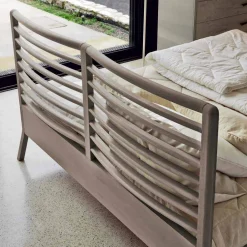 Viadurini Night Design Design Doppelbetten-Doppelbett made in Italy,Basis aus massivem Nussholz,Design Didimo