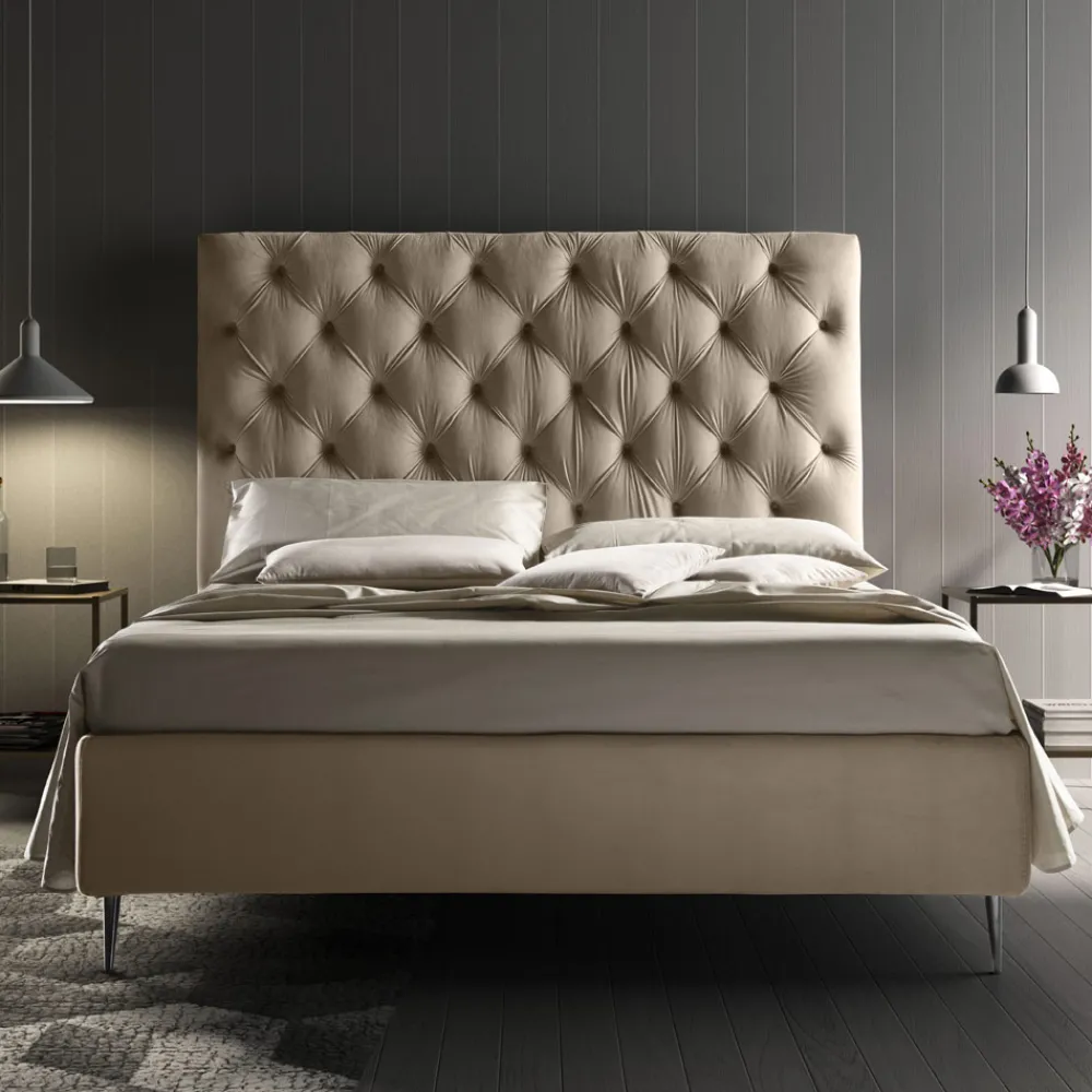 Viadurini Night Design Maßgeschneiderte Möbel|Polsterbetten-Doppelbett mit Bettwäschegarnitur aus Baumwolle Made in Italy - Sallie