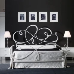 Viadurini Night Design Schlafzimmer Komplett-Doppelbett mit passendem Fußteil, Matratze und 2 Nachttischen – Nebbia