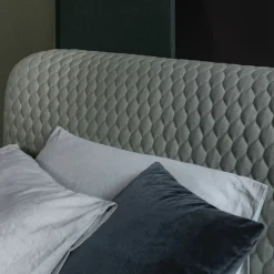 Bolzan Letti Maßgeschneiderte Möbel|Polsterbetten-Doppelbett, ohne Behälter, modernes Design Corolle von Bolzan