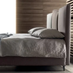 Viadurini Night Design Polsterbetten-Doppelbett 160x190 mit 3 asymmetrischen schrägen Paneelen - Margen