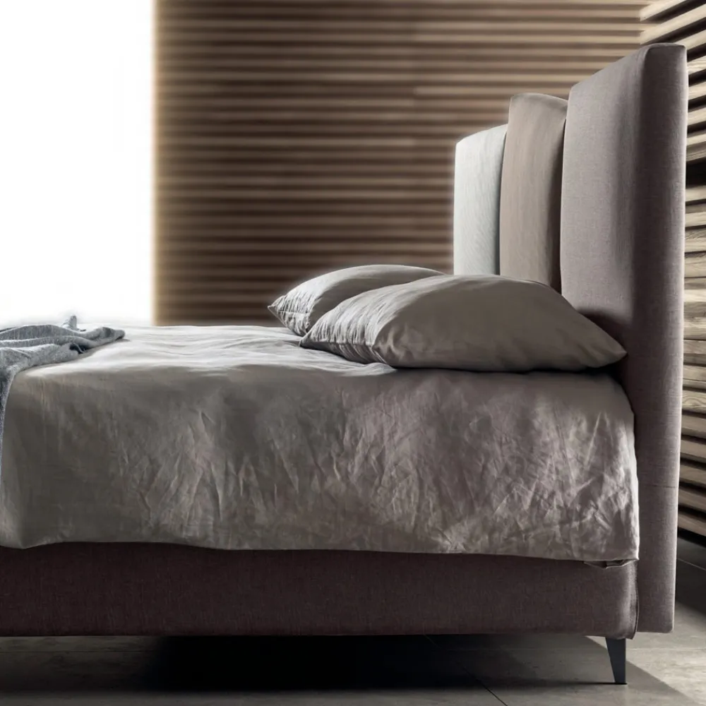 Viadurini Night Design Polsterbetten-Doppelbett 160x190 mit 3 asymmetrischen schrägen Paneelen - Margen