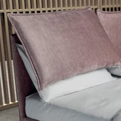 Viadurini Night Design Polsterbetten-Doppelbett 160x190 mit 2 weichen Kissen mit Volants - Ernesta