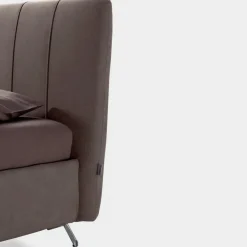 Viadurini Night Design Polsterbetten-Doppelbett 160x190 mit Polsterung mit vertikalen Ripsprofilen - Nices