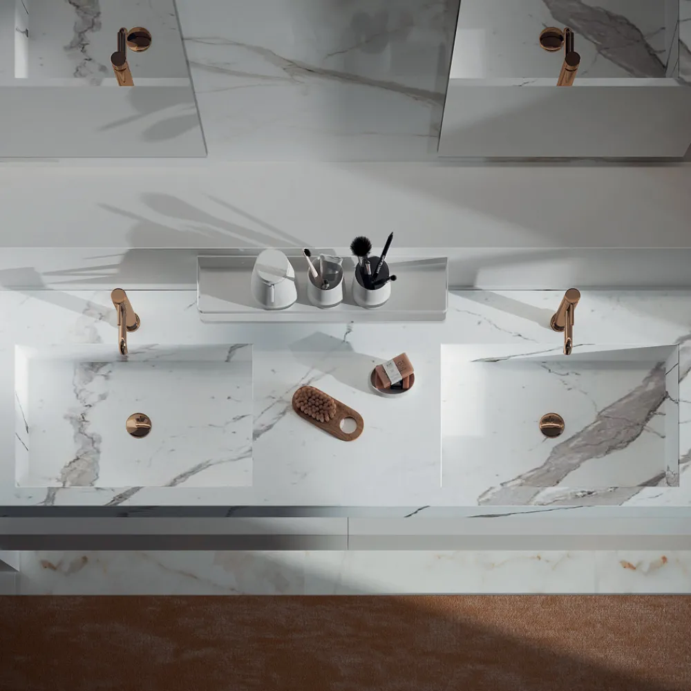 Viadurini Bathroom Badmöbel Hängend-Doppelte Badezimmerkomposition mit rechteckigem Spiegel und Waschbecken, hergestellt in Italien – Palom