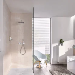 Viadurini Bathroom Duscharmaturen-Duschkopf- und Handbrausegruppe mit runder oder quadratischer Rosette - Kristio