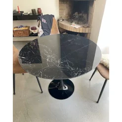 Viadurini Living Tulip Tische|Runde Tische-Eero Saarinen Tulip Tisch H 74 Rund aus schwarzem Marquinia Marmor Made in Italy - Scharlachrot