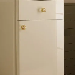 Viadurini Bathroom Badmöbel Stehend-Einfarbige Vitrine mit internen Glasböden, hergestellt in Italien – Candy