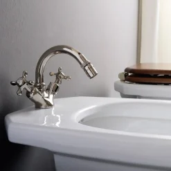 Viadurini Bathroom Bidetarmaturen-Einloch-Bidet aus schwerem Messing mit Ablaufgarnitur, hergestellt in Italien – Polignano