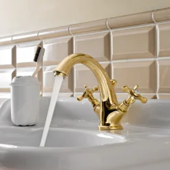 Viadurini Taps Waschbeckenarmaturen-Einloch-Waschtischarmatur aus Messing Klassische Schmetterlingsgriffe - Fioretta