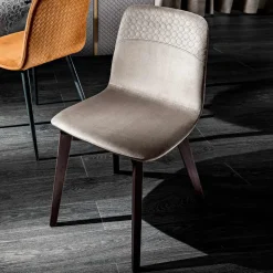 Viadurini Living Moderne Stühle-Eleganter Stuhl mit modernem Design aus farbigem Samt und Holz - Bizet