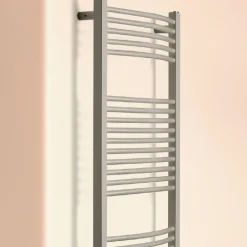 Scirocco H Handtuchheizkörper Elektrisch-Elektrischer Handtuchwärmer aus Stahl in verschiedenen Farben Made in Italy - Ibis