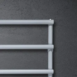 Viadurini Radiators Handtuchheizkörper Elektrisch-Elektrischer Handtuchwärmer mit kreisförmigen Elementen, hergestellt in Italien – Erdbeere