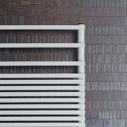 Viadurini Radiators Handtuchheizkörper Elektrisch-Elektrischer Handtuchwärmer mit Struktur aus Kohlenstoffstahl, hergestellt in Italien – Creme