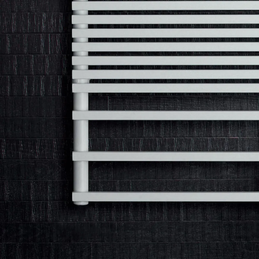 Viadurini Radiators Handtuchheizkörper Elektrisch-Elektrischer Handtuchwärmer mit Struktur aus Kohlenstoffstahl, hergestellt in Italien – Creme