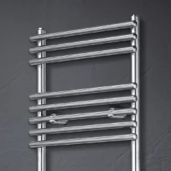 Viadurini Radiators Handtuchheizkörper Elektrisch-Elektrischer Handtuchwärmer aus satiniertem Stahl, hergestellt in Italien – Peel