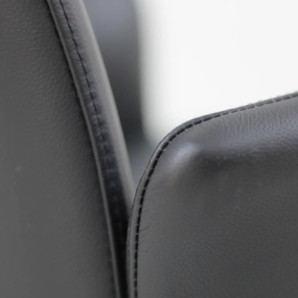 Viadurini Living Moderne Stühle-Esszimmerstuhl mit Armlehnen mit schwarzem Leder bezogen Made in Italy - Meyer