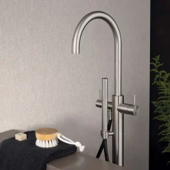 Viadurini Taps Badewannearmaturen-Externer bodenstehender Badewannenmischer aus Edelstahl AISI 316L - Krallen