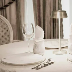 Viadurini Kitchen Küchenzubehör-Flache Platte in glänzend weißem Statuenmarmor von Made in Italy Design - Brandy