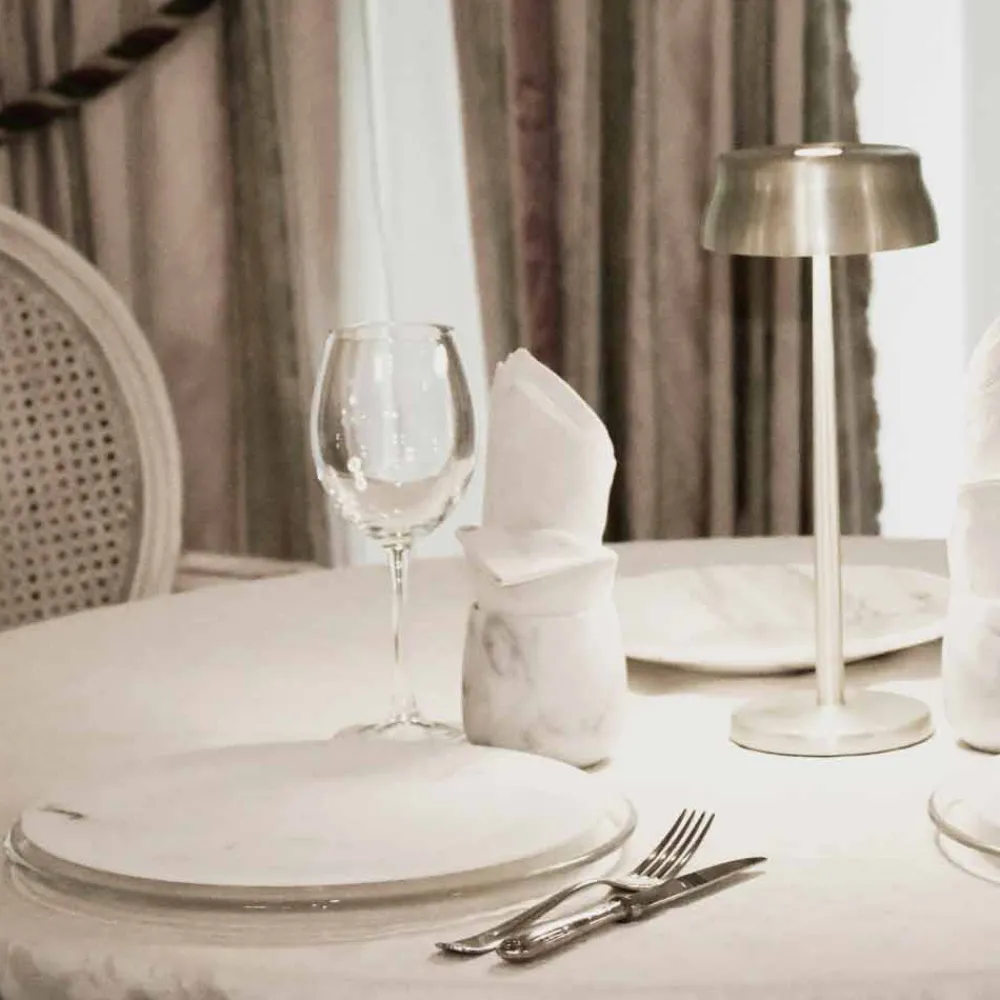 Viadurini Kitchen Küchenzubehör-Flache Platte in glänzend weißem Statuenmarmor von Made in Italy Design - Brandy