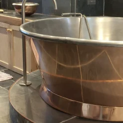 Viadurini Bathroom Freistehende Badewannen-Freistehende Vintage-Badewanne aus Kupfer, Vanessa weiß eisenbeschichtet