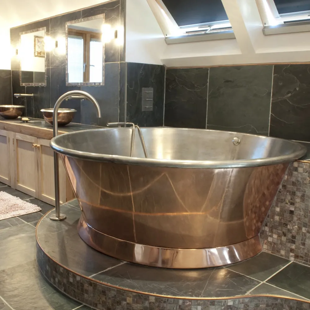 Viadurini Bathroom Freistehende Badewannen-Freistehende Vintage-Badewanne aus Kupfer, Vanessa weiß eisenbeschichtet