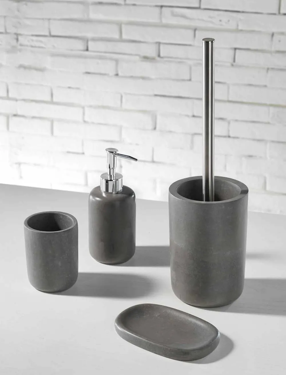 Viadurini Bathroom Badzubehör-Freistehendes Badezimmerzubehörset aus grauem Harz - Pailette