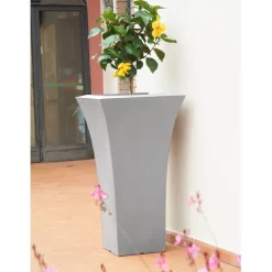 Viadurini in the Garden Gartenideen-Gartenblumentopf aus farbigem Polyethylen Made in Italy - Tremont