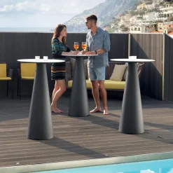 Viadurini in the Garden Garten Beistelltisch-Garten-Couchtischgestell aus Polyethylen und HPL-Platte Made in Italy - Lucy