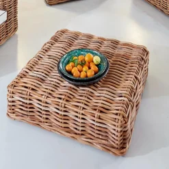 Viadurini in the Garden Garten Beistelltisch-Garten-Couchtisch-Hocker aus natürlichem Rattan mit Kissen inklusive - Keira