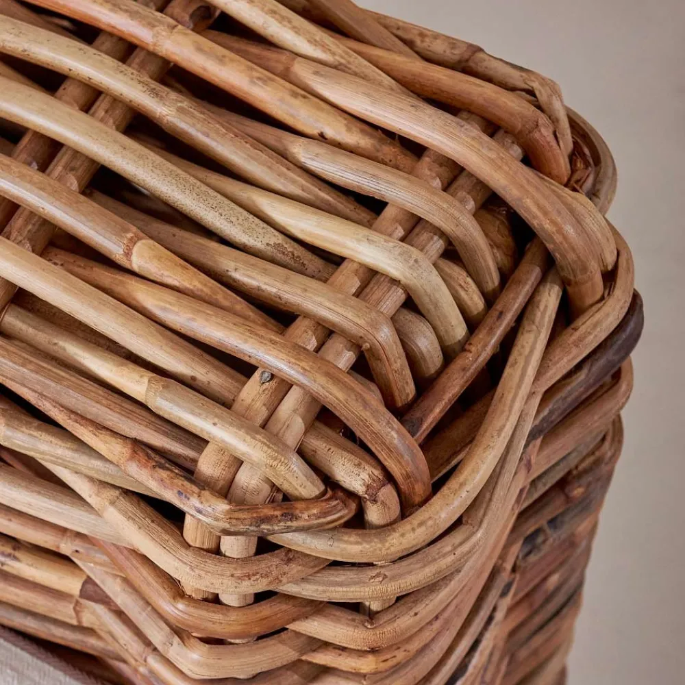 Viadurini in the Garden Garten Beistelltisch-Garten-Couchtisch-Hocker aus natürlichem Rattan mit Kissen inklusive - Keira