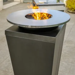 Viadurini in the Garden Holzofengrill-Gartengrill mit Feuerbetrieb, Kochplatte und Holzhalterung - Ferran