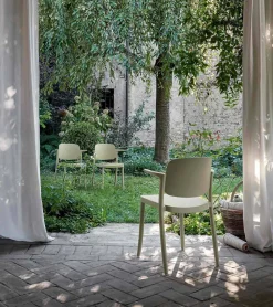 Viadurini in the Garden Gartenstühle Kunststoff-Gartenstuhl Polypropylen Stapelbare Hergestellt in Italien, 4 Stück - Bertina