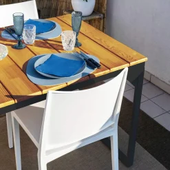 Viadurini in the Garden Gartentische Aus Teakholz-Gartentisch aus massivem Kiefernholz mit Metallfuß - Medino