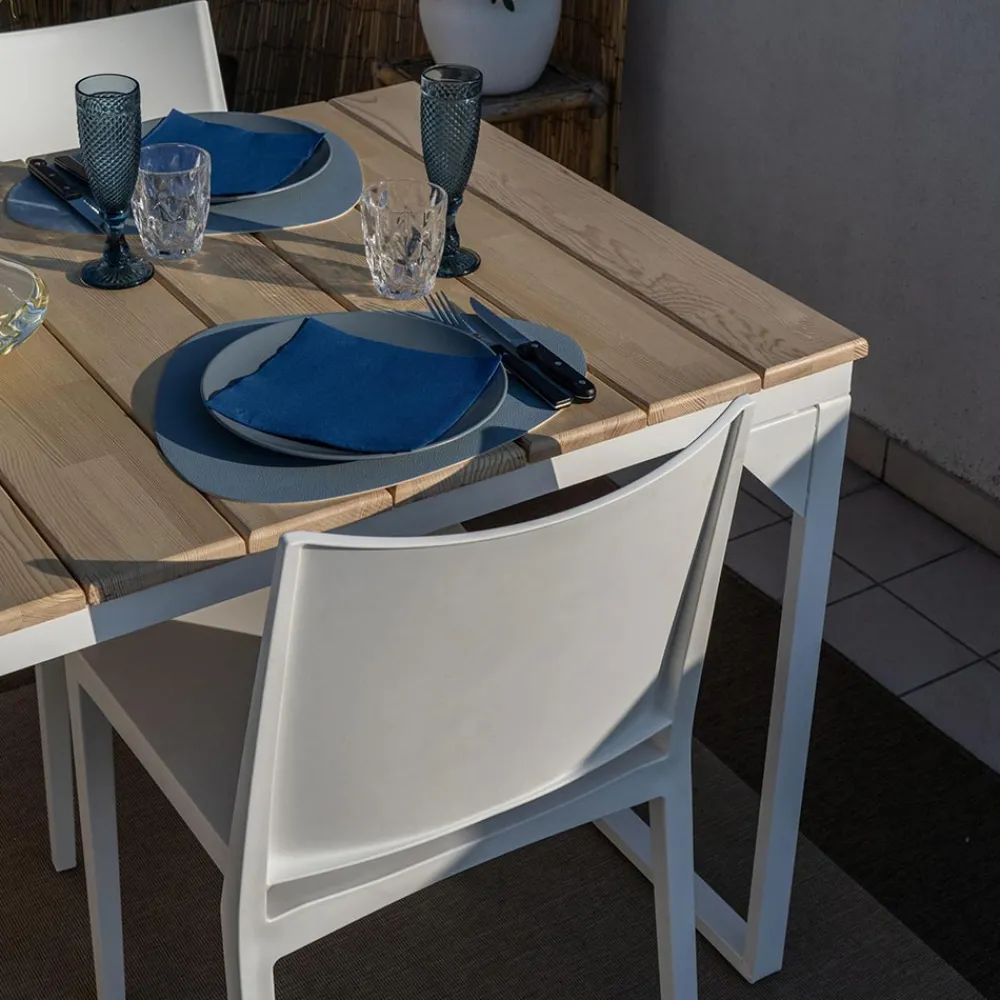 Viadurini in the Garden Gartentische Aus Teakholz-Gartentisch aus massivem Kiefernholz mit Metallfuß - Medino