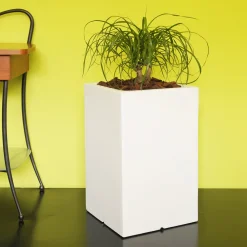 Viadurini in the Garden Gartenideen-Gartentrenntopf aus farbigem Polyethylen Made in Italy - Maddison