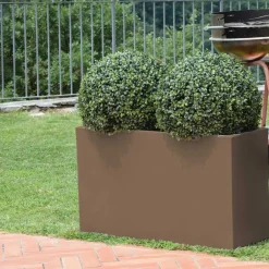 Viadurini in the Garden Gartenideen-Gartentrenntopf aus farbigem Polyethylen Made in Italy - Maddison