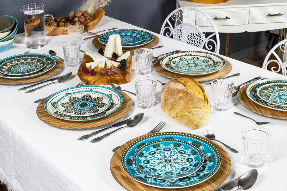 Viadurini Kitchen Teller Set-Gefärbtes Porzellangeschirr Set 18 Stück - Eivissa