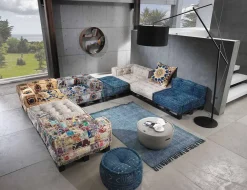 Viadurini Italian Sofas Moderne Sofas-Gepolstertes Zweisitzer-Ethnosofa aus Patchworkstoff und Holzfaser