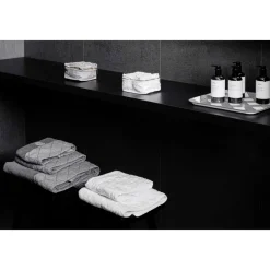 Viadurini Textile Handtücher-Gesichtstuch aus weißem Baumwollfrottier mit geometrischem Dekor - Gimmy