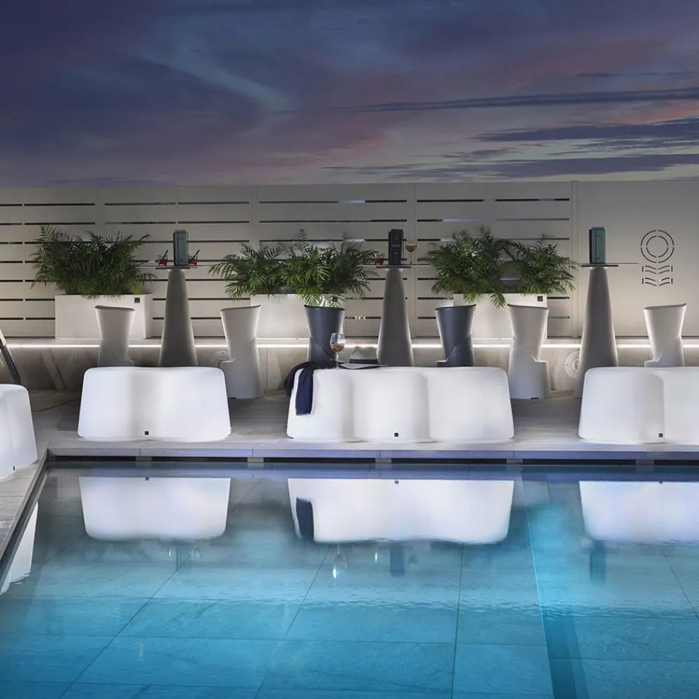 Viadurini in the Garden Lichtmöbel-Gewellte Außenbank aus Polyethylen Made in Italy - Brenda