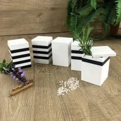 Viadurini Kitchen Küchenzubehör-Gewürzbehälter mit italienischer hochwertiger Corian-Kappe - Spicy