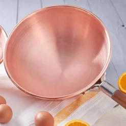 Viadurini Kitchen Kochgeschirr-Glatte Bastardella aus massivem Kupfer mit Holzgriff 26 cm - Giampiero