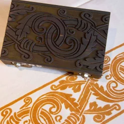 Viadurini by Marchi 1633 Tischdecken-Handbedruckte Tischdecke von hoher italienischer Handwerkskunst in Baumwolle und Leinen