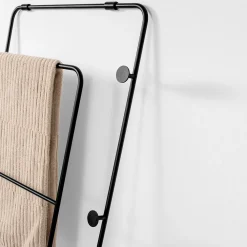 Viadurini Bathroom Badetuchhalter-Handtuchhalter mit 4 Stangen und 3 Metallhaken - Kopfhörer