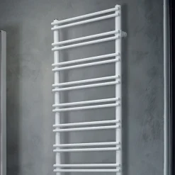 Viadurini Radiators Handtuchheizkörper Wasser-Handtuchwärmer aus Kohlenstoffstahl mit Hydrauliksystem – Praline