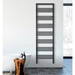 Viadurini Radiators Handtuchheizkörper Elektrisch-Handtuchwärmer aus Stahl mit elektrischem System, hergestellt in Italien – Rum