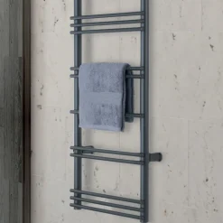 Viadurini Radiators Handtuchheizkörper Elektrisch-Handtuchwärmer mit elektrischem System aus Stahl, hergestellt in Italien – Ananas