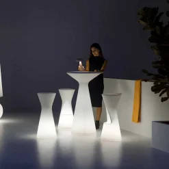 Viadurini in the Garden Lichtmöbel-Heller Couchtisch im Freien mit runder Platte aus HPL Made in Italy - Desmond